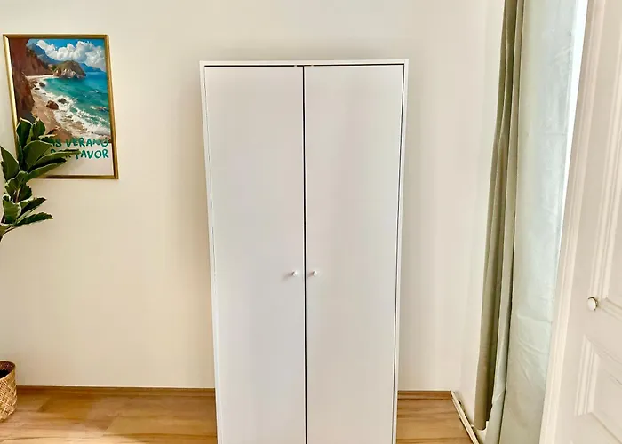 105 M2 Renovated Near Metro * וינה
