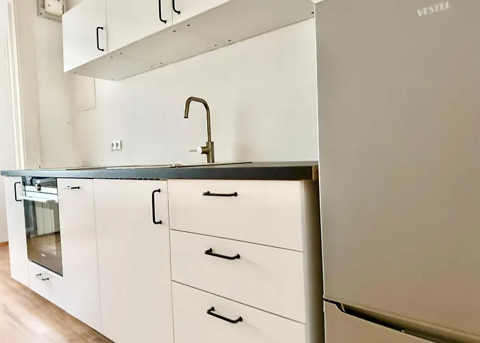 דירה 105 M2 Renovated Near Metro