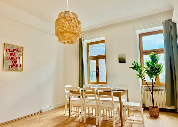 דירה 105 M2 Renovated Near Metro