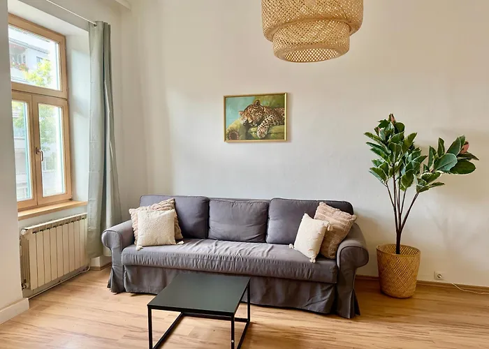 105 M2 Renovated Near Metro וינה