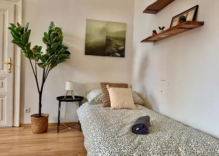 דירה 105 M2 Renovated Near Metro